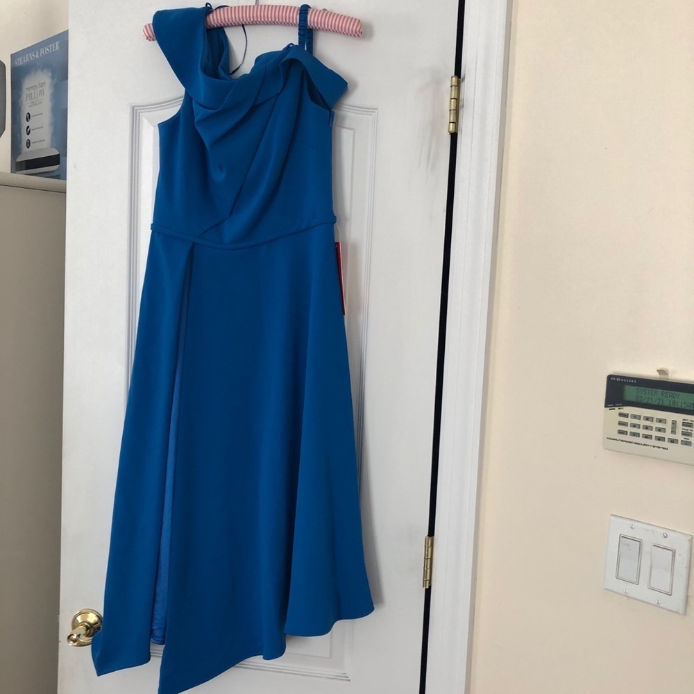 NWT $375 Carmen Marc Valvo Bateau Neckline Midi Dress - Size 8 - Picture 7 of 9